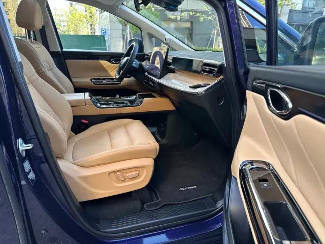 GAC Trumpchi E8 — Фото автомобиля 5