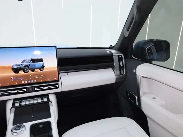 iCAR V27 — Фото автомобиля 11