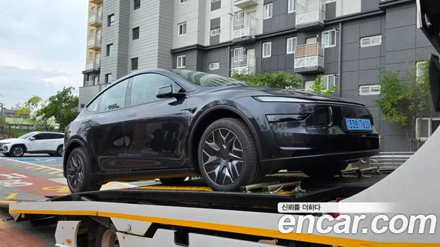 Tesla Model Y — Фото автомобиля 2