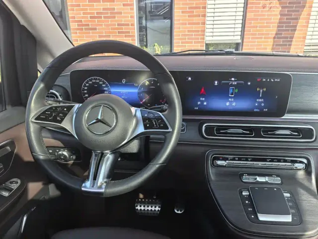 Mercedes-Benz V-Class — Фото автомобиля 27