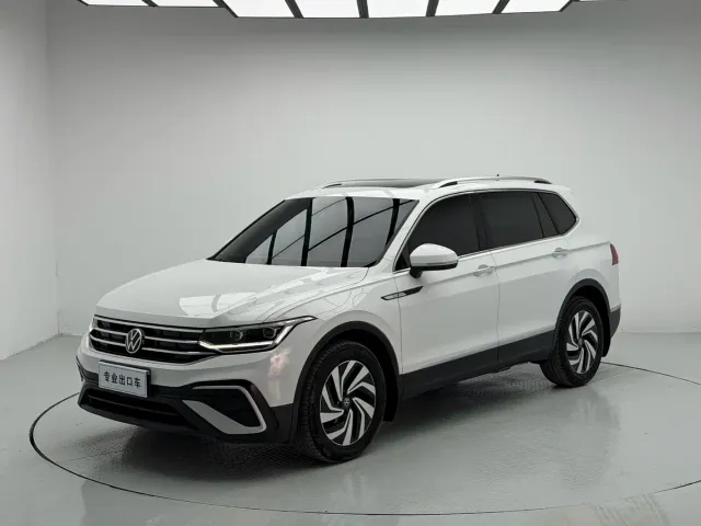 Фотография автомобиля — Volkswagen Tiguan L