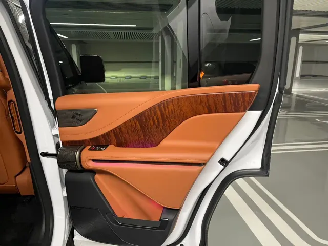 BYD U8 — Фото автомобиля 20