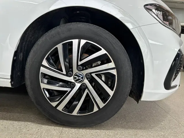 Volkswagen Lavida — Фото автомобиля 19
