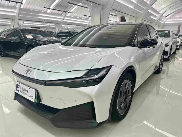 Фотография автомобиля — Toyota bZ3