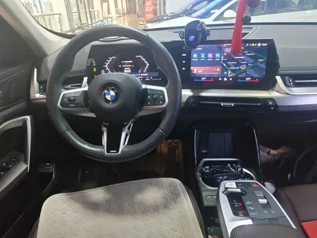 BMW X1 — Фото автомобиля 12