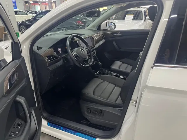 Volkswagen Tharu — Фото автомобиля 6