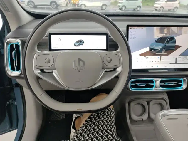 Leapmotor B10 — Фото автомобиля 10