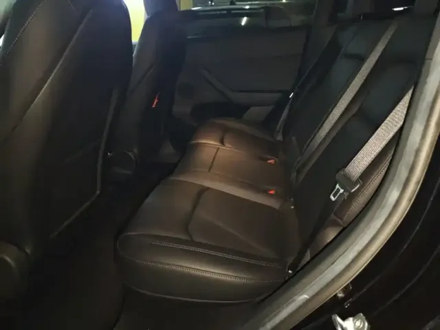 Tesla Model Y — Фото автомобиля 13