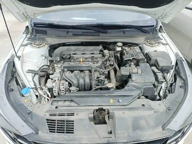 Hyundai Elantra — Фото автомобиля 19