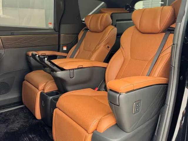 Toyota Vellfire — Фото автомобиля 9