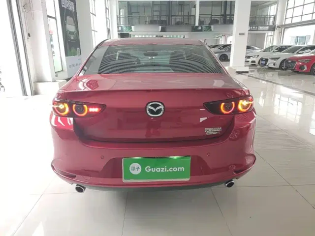 Mazda Axela — Фото автомобиля 5