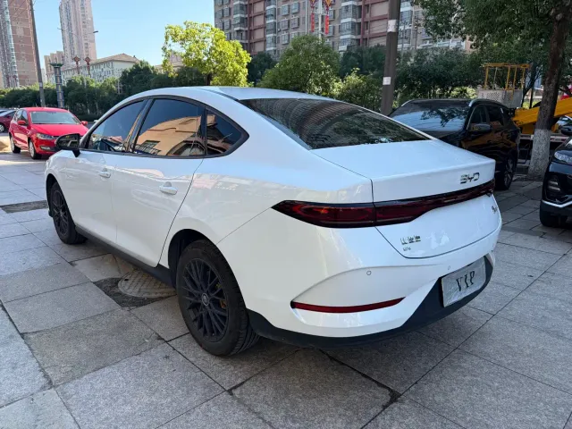 BYD Qin PLUS — Фото автомобиля 9