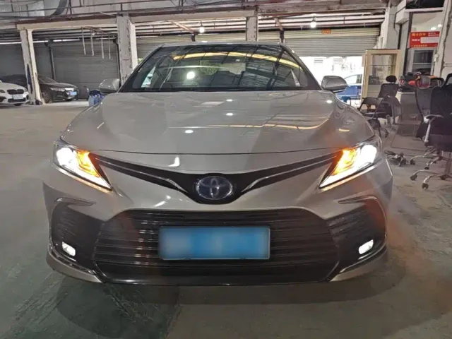 Toyota Camry — Фото автомобиля 2