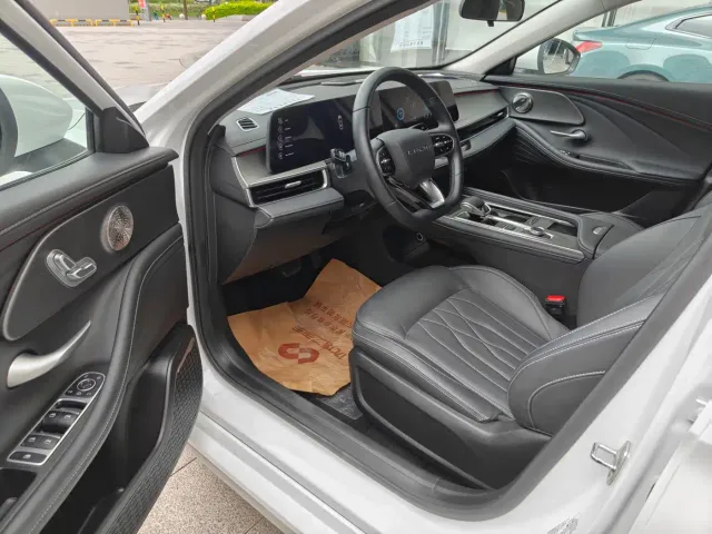 Chery Arrizo 8 — Фото автомобиля 4