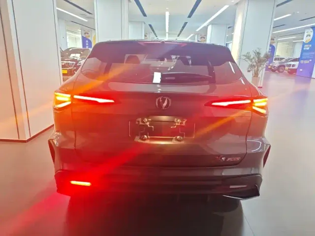 Changan X5 Plus — Фото автомобиля 5