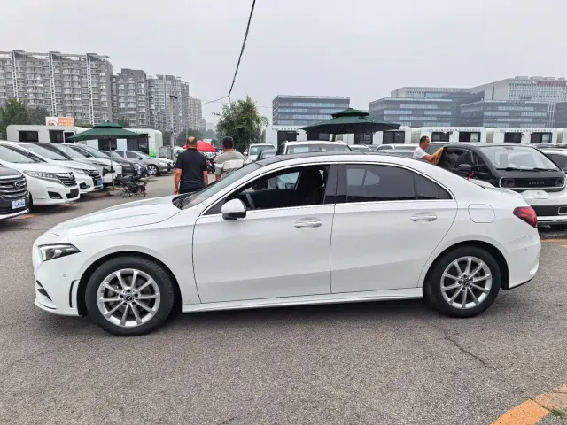 Mercedes-Benz A-Class — Фото автомобиля 3