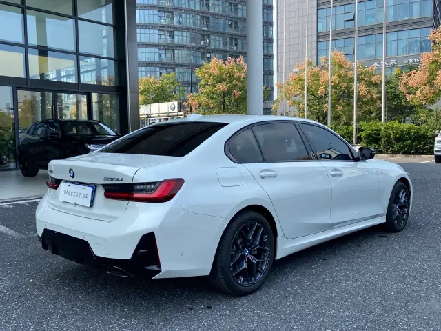 BMW 3 Series — Фото автомобиля 4
