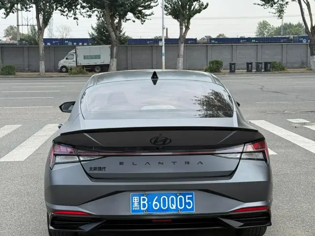 Hyundai Elantra 2022 1.5L CVT 20th Anniversary Edition — Фото автомобиля 5