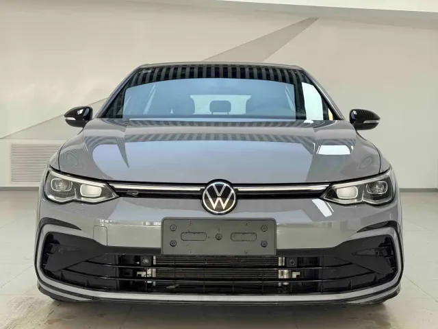 Volkswagen Golf — Фото автомобиля 2
