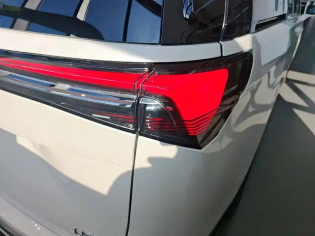 Buick Buick GL8 New Energy 2025 Landlux Smart Edition 7-seater — Фото автомобиля 7