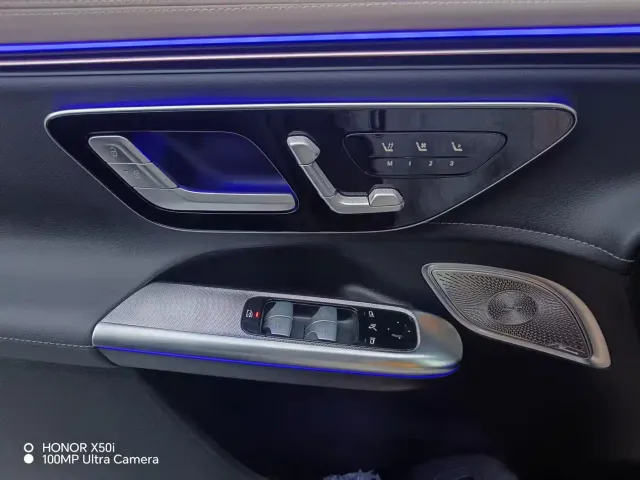 Mercedes-Benz EQE SUV — Фото автомобиля 7