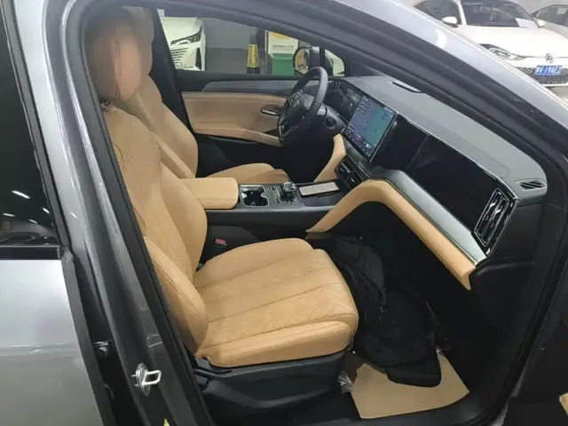 BYD Song L DM-i 2024 112km Leading Edition — Фото автомобиля 24
