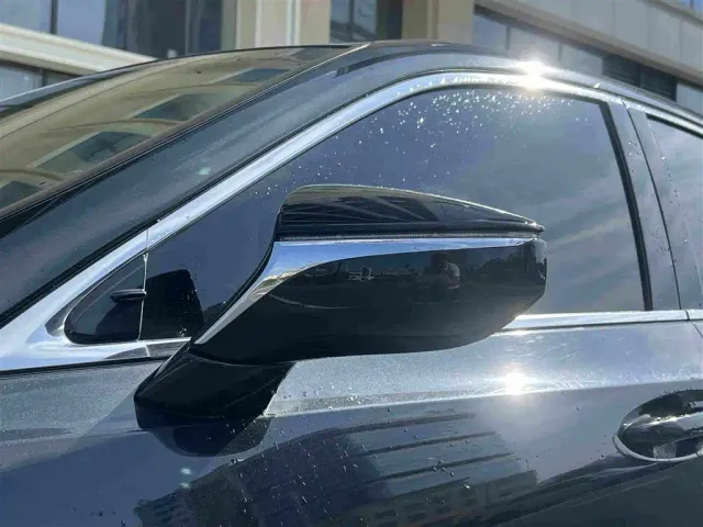 Lexus ES — Фото автомобиля 12