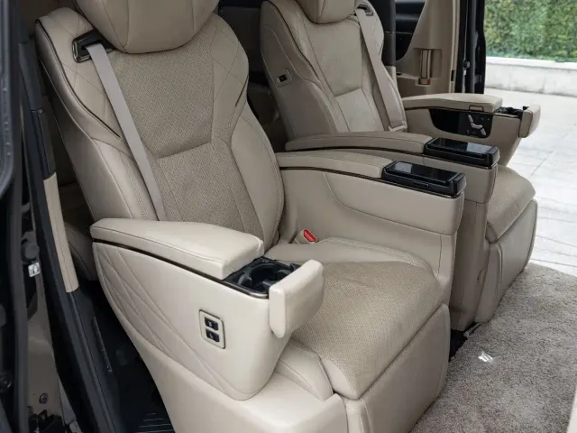 Toyota Alphard 2024 Hybrid 2.5L Prestige Edition — Фото автомобиля 19