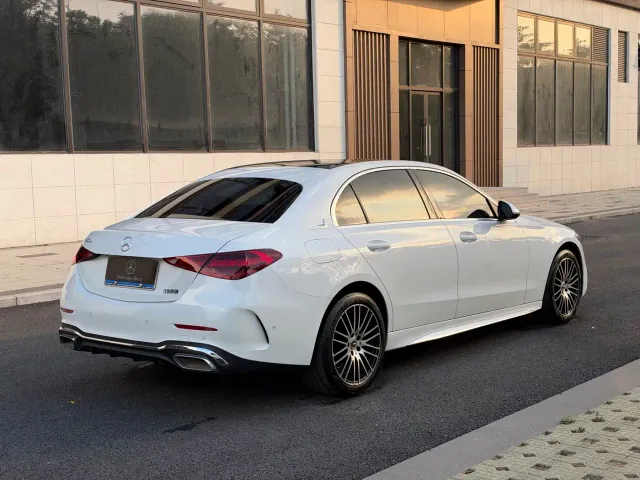 Mercedes-Benz C-Class — Фото автомобиля 4