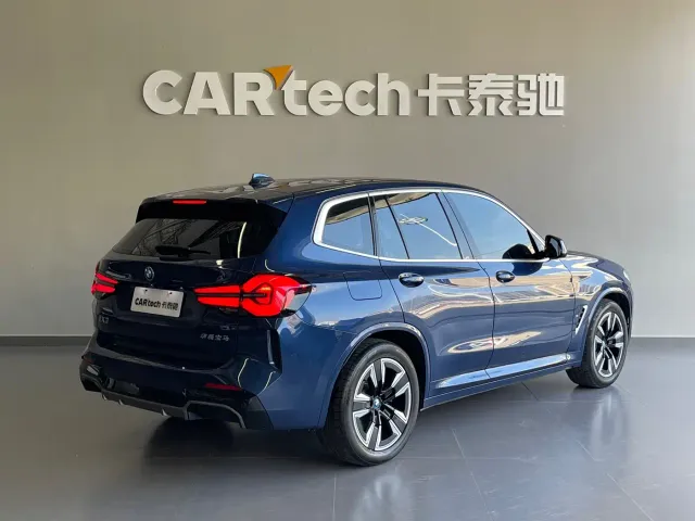 BMW iX3 — Фото автомобиля 4