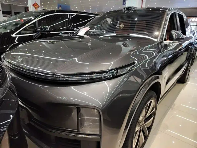 Li Auto L9 — Фото автомобиля 2