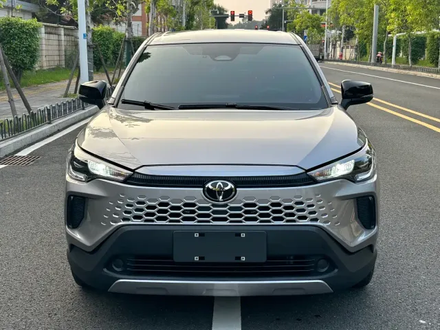 Toyota Corolla Cross — Фото автомобиля 2