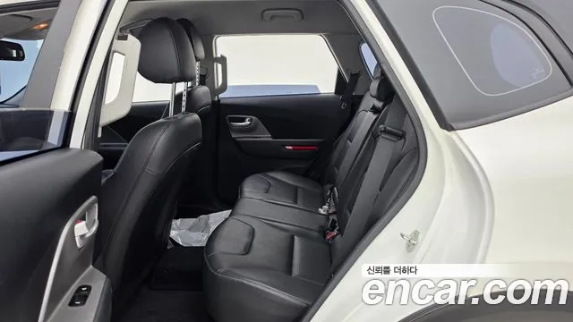 Kia Niro — Фото автомобиля 12