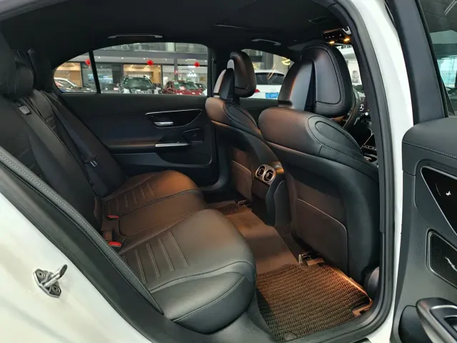Mercedes-Benz C-Class — Фото автомобиля 17
