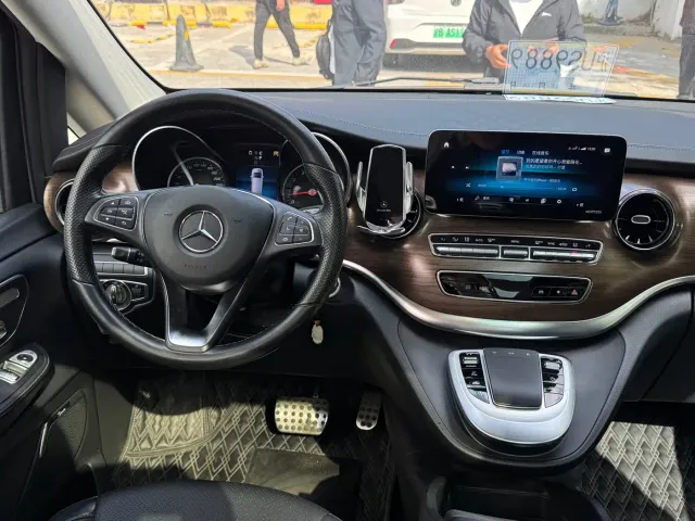 Mercedes-Benz V-Class — Фото автомобиля 8