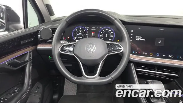 Volkswagen Touareg Touareg 3 поколение 3.0 TDI Prestige — Фото автомобиля 12