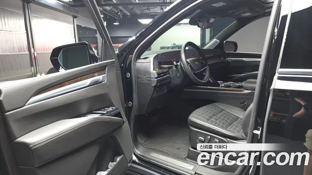 Cadillac Escalade 5th Gen — Фото автомобиля 10