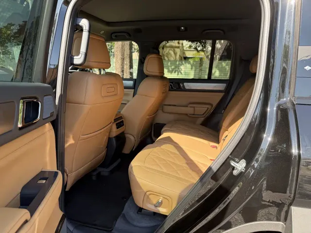 BYD FangChengBao Leopard 5 — Фото автомобиля 5