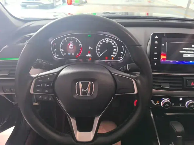 Honda Accord — Фото автомобиля 10