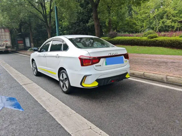 Dongfeng Fengshen E70 — Фото автомобиля 7