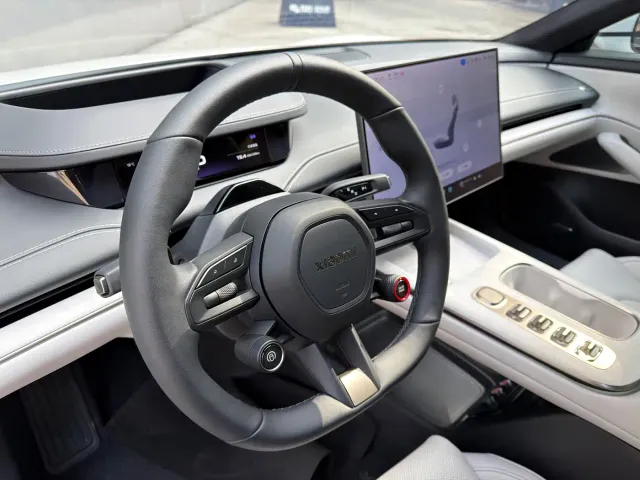 Xiaomi SU7 — Фото автомобиля 11