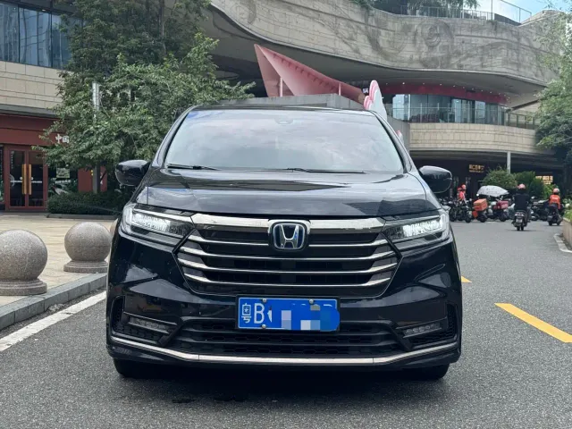 Honda Odyssey — Фото автомобиля 2