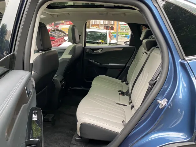 Ford Escape — Фото автомобиля 9