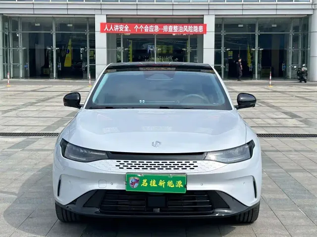Leapmotor C01 — Фото автомобиля 2