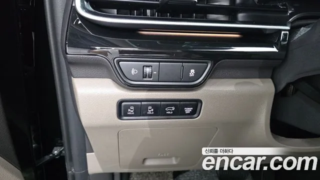 Kia Carnival Generation 4 — Фото автомобиля 28