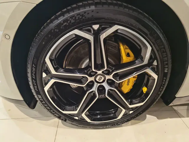 Xiaomi SU7 — Фото автомобиля 8