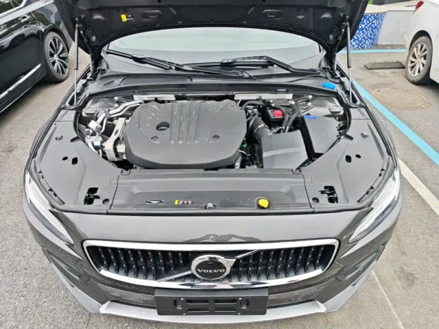 Volvo V90 — Фото автомобиля 24