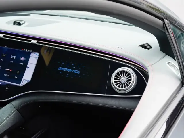 Mercedes-Benz EQS AMG — Фото автомобиля 19