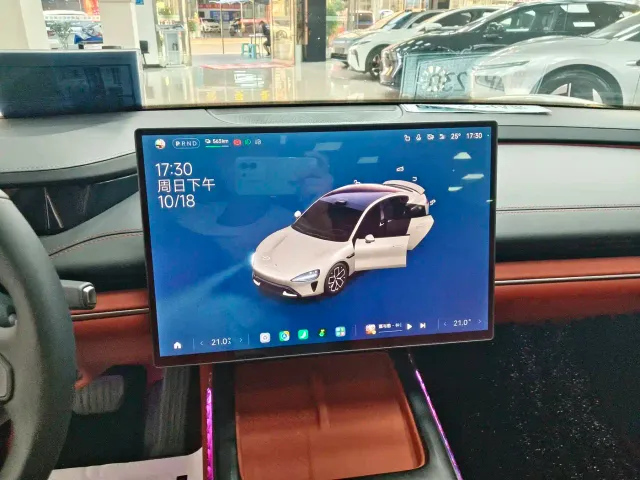 Xiaomi SU7 — Фото автомобиля 11