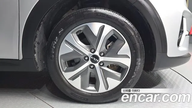 Kia Niro — Фото автомобиля 21